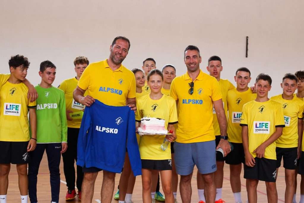 4 4 | Ракомет за секое дете